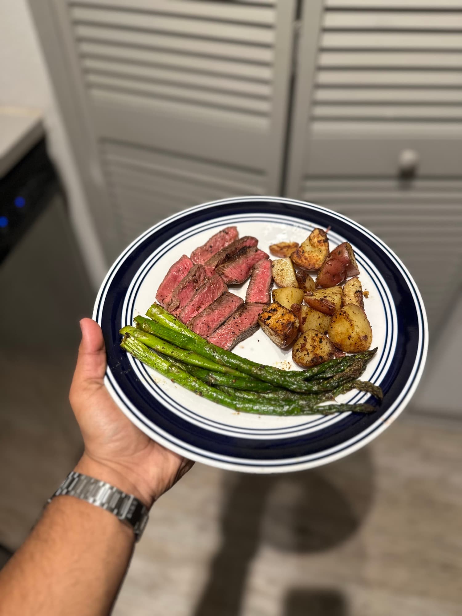 steak, potatoes, asparagus